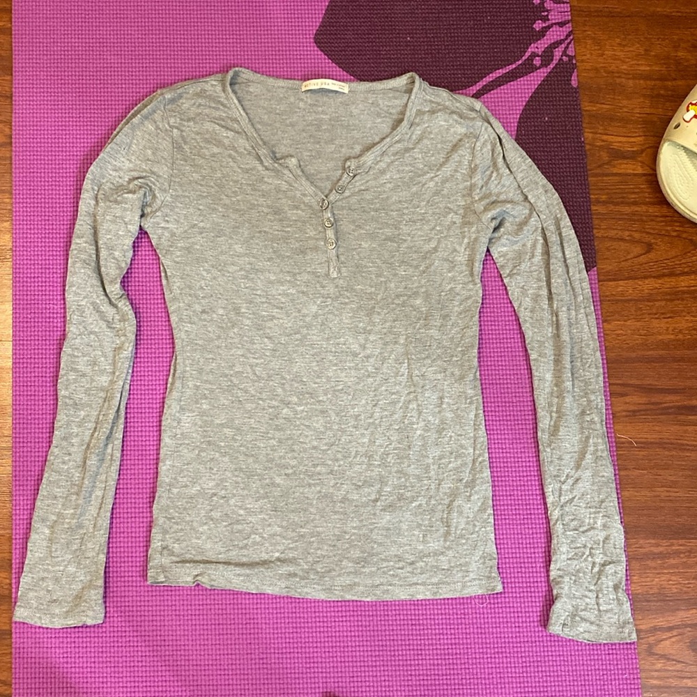 lightweight fitted long sleeve